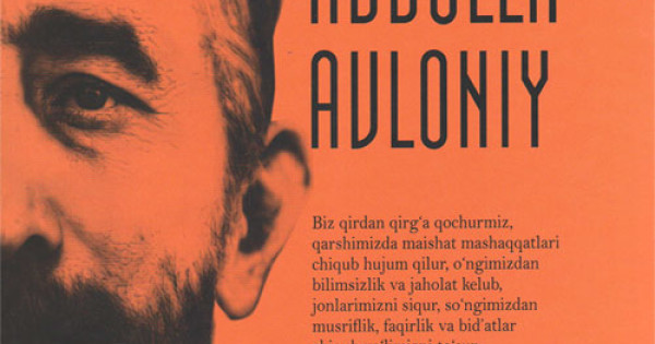 Yosh qiz jinsiy aloqa kozlari bilan hayajonlanadi Agurbash butunlay yalangoch fotosurat